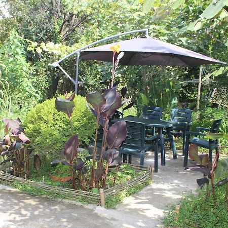 Guest House Barbi Batumi Exterior foto