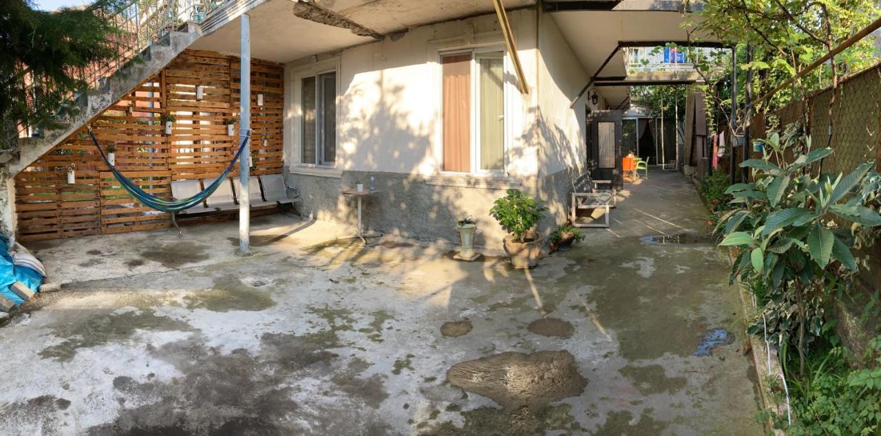 Guest House Barbi Batumi Exterior foto
