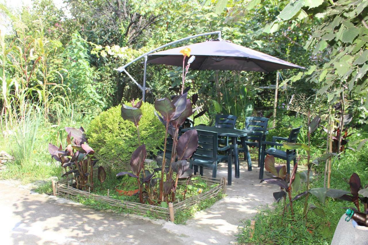 Guest House Barbi Batumi Exterior foto